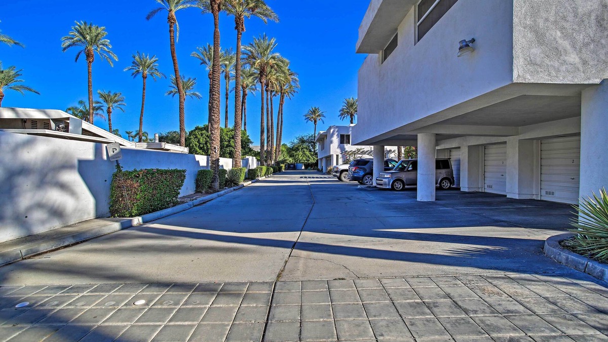 Cathedral City Resort | Gorgeous and spacious