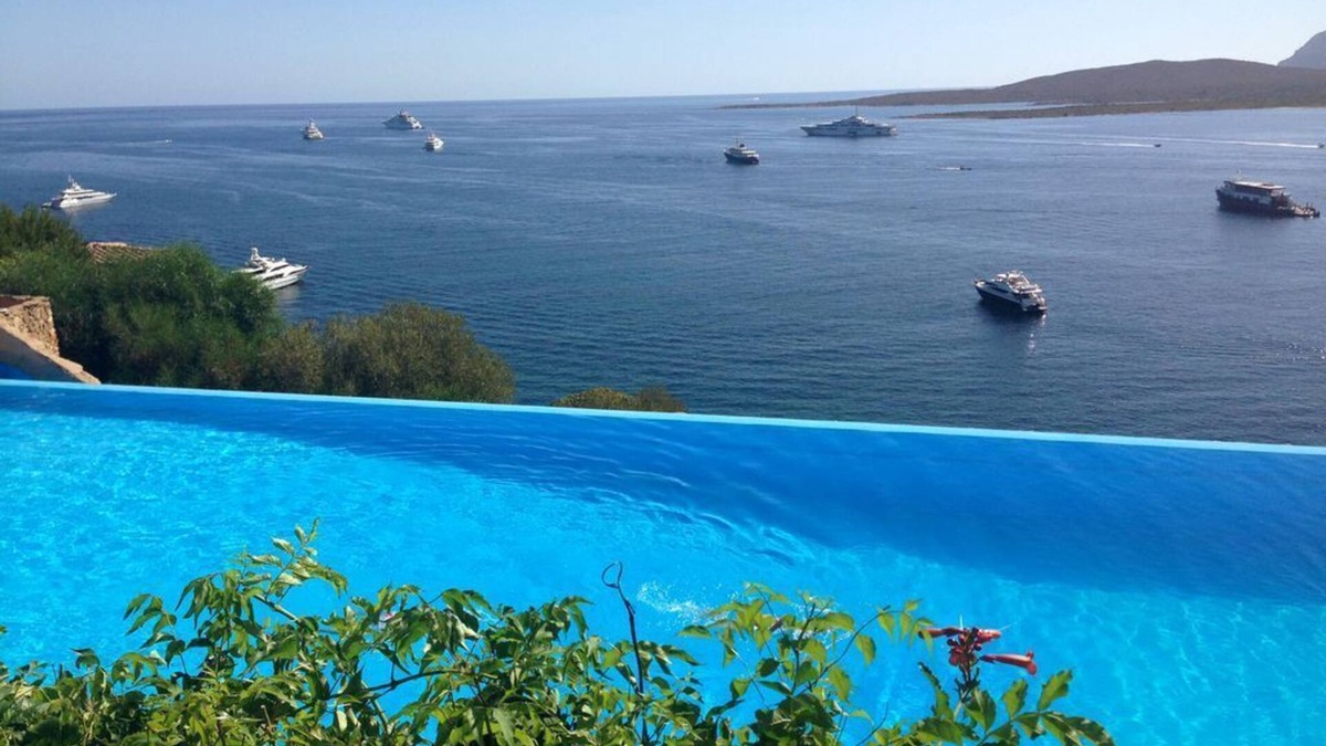 Golfo di Marinella Villa | Gorgeous apt-villa with sea view, private garden and use of resort pool