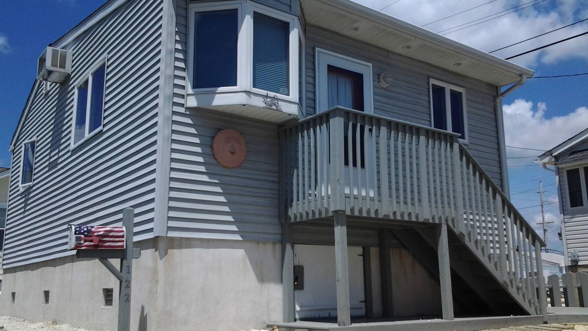 Lavallette House | Gorgeous Beach Home. 1 Block to Ocean & Bay… Winter ‘25 and Spring ‘26 Available