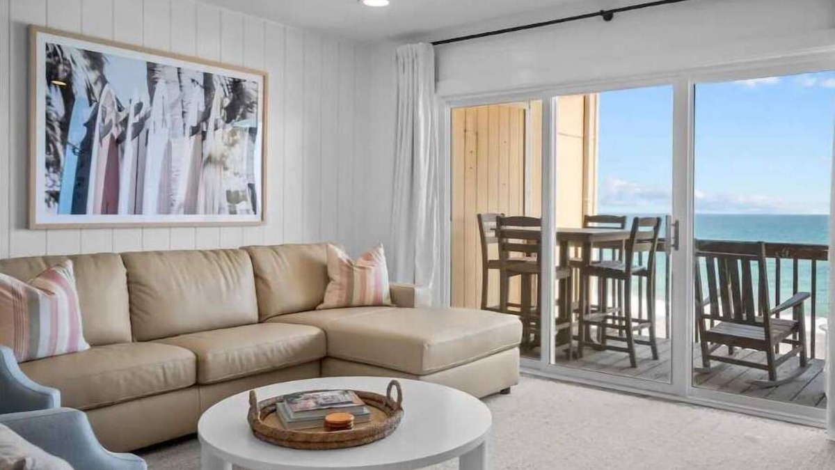 McCutcheon Field Condo | Gorgeous Beachfront Condo with Pool