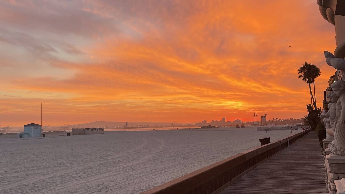 Harbor House | Gorgeous Beachfront Long Beach Peninsula/Naples S. L.A. 22 miles from Disneyland