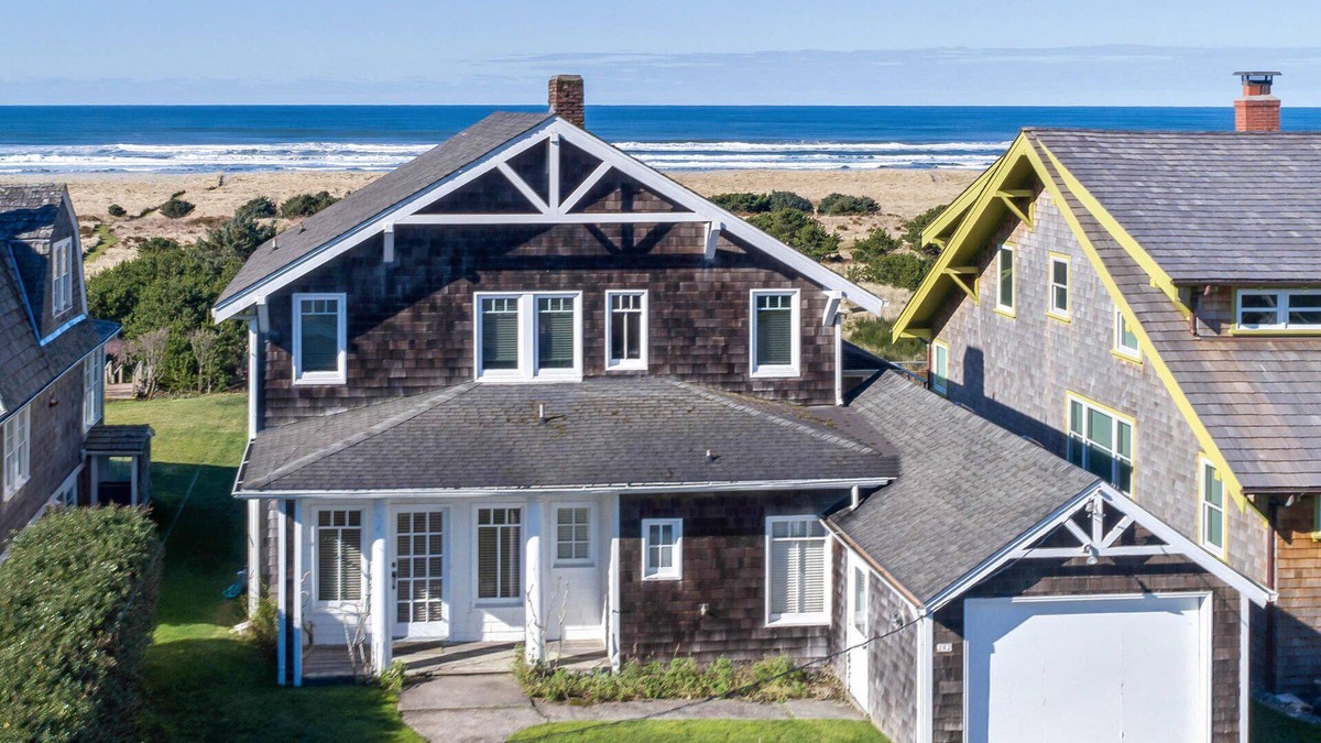 Gearhart House | Gorgeous beachfront view house, close to Gearhart main street