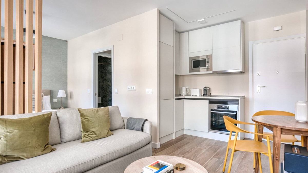 Hispanoamerica Apartment | Gorgeous Bernabéu 1BR w/ Doorman, nr Real Madrid Stadium, by Blueground