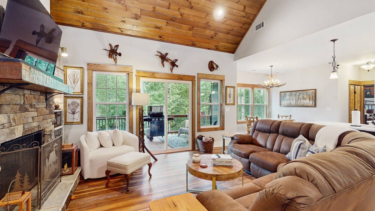 Ellijay Cabin | Gorgeous cabin with double deck and patio, hot tub, & outdoor fire place