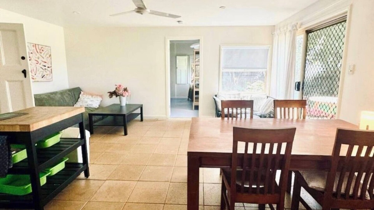 Mullumbimby Apartment | Gorgeous, comfortable and Spacious with rural view 5 min walk to Mullumbimby