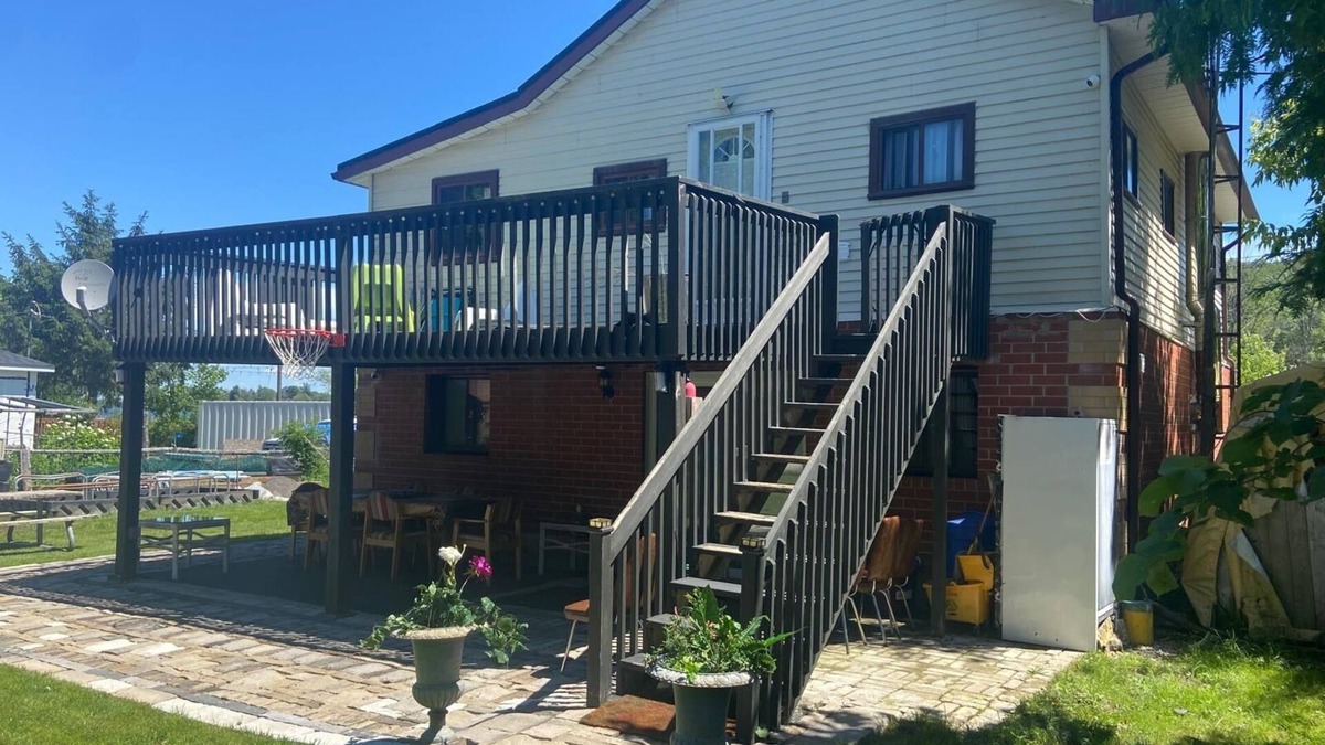 Roseneath House | Gorgeous Cozy 5 Bedroom Cottage at Rice Lake!