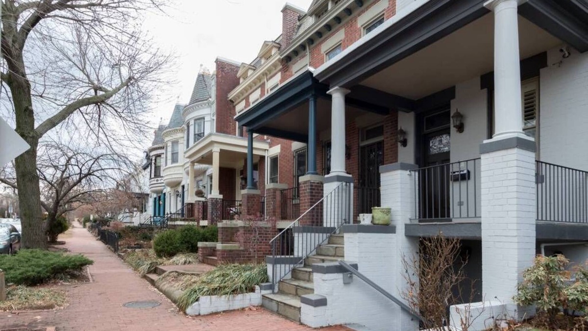 Near Northeast House | Gorgeous designer home in Capital Hill