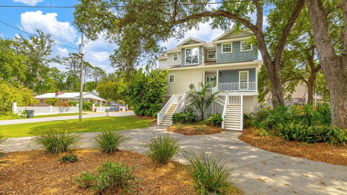Saint Simons Heights House | Gorgeous, family-perfect 3BR.3BA home with pool in the heart of St Simons Island