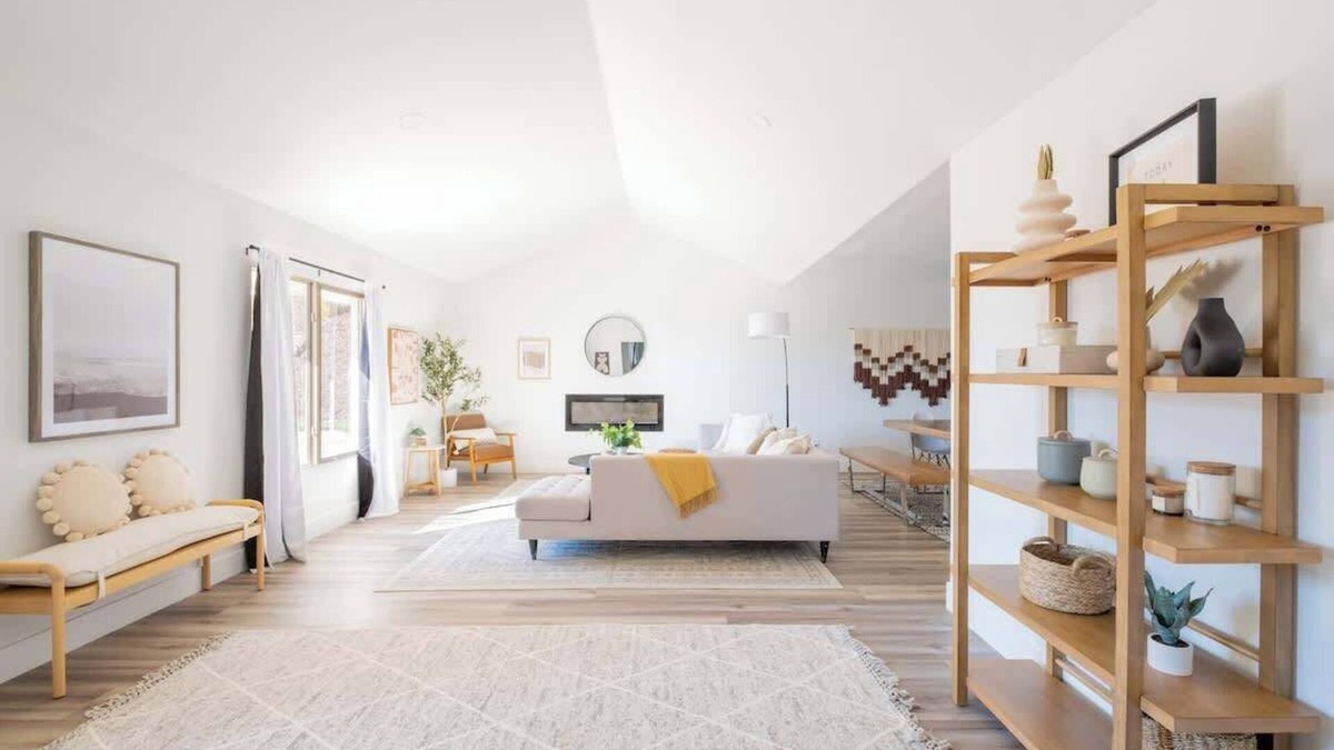 Mount Helix House | Gorgeous Family Retreat | Games, FirePit & Parking