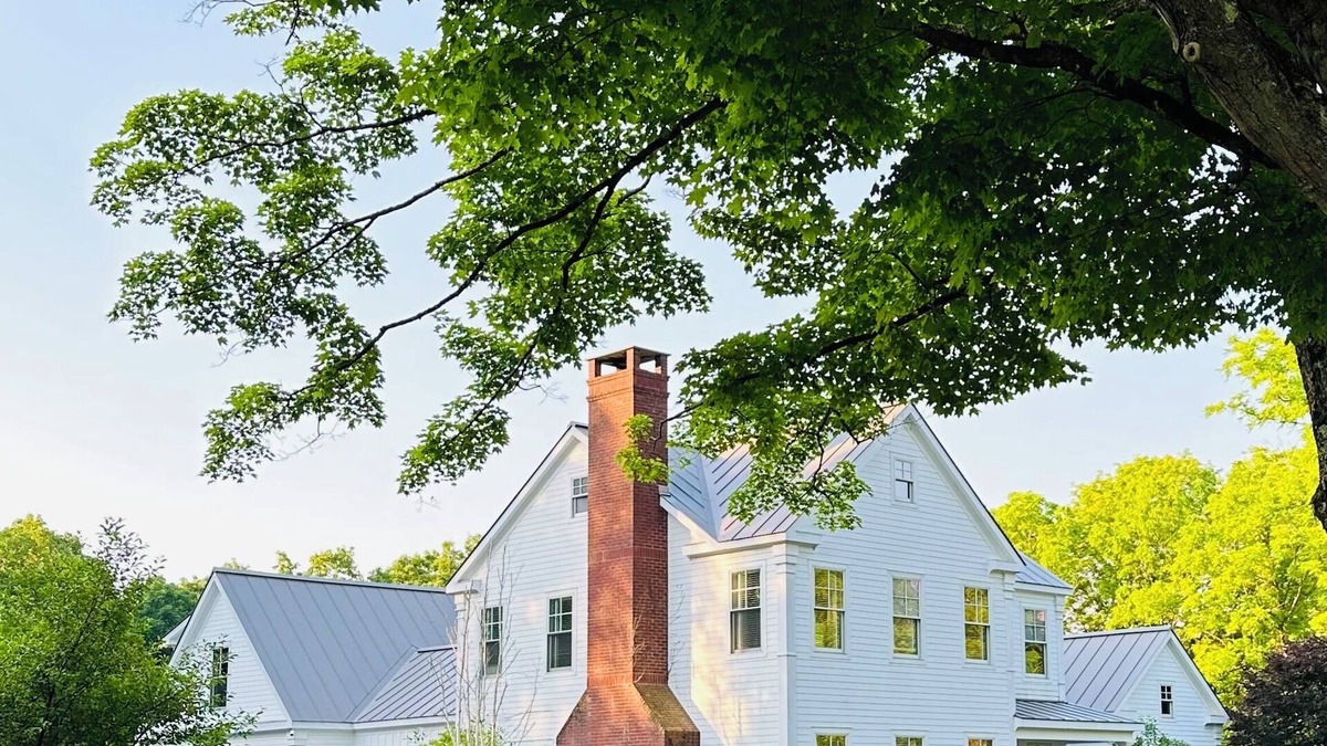 Saratoga Springs House | Gorgeous farmhouse minutes from racetrack. Pet Friendly!
