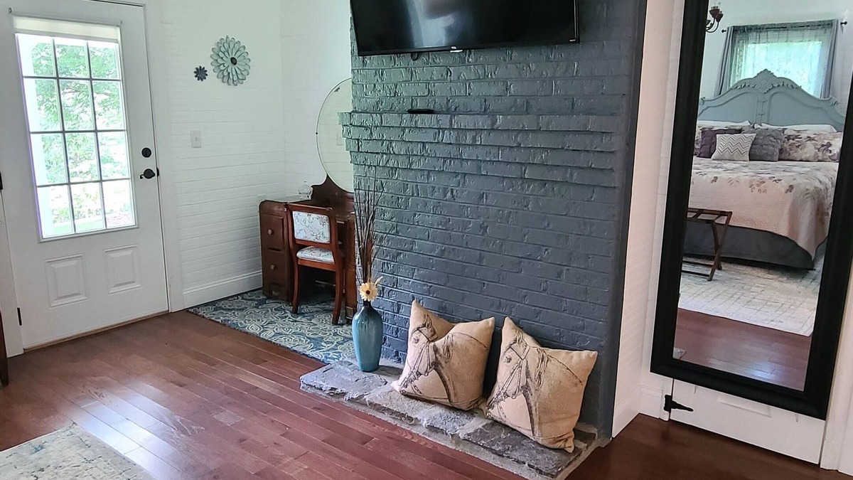 Vein Mountain Other | Gorgeous farmhouse hot tub fire pit outside bar barn gameroom mountain viewsnnn