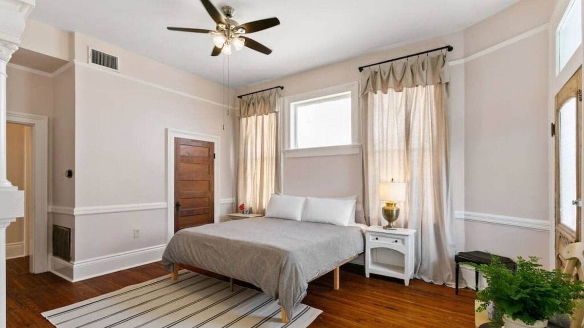 Faubourg Livaudais Apartment | Gorgeous Garden District Apt Steps to St Charles