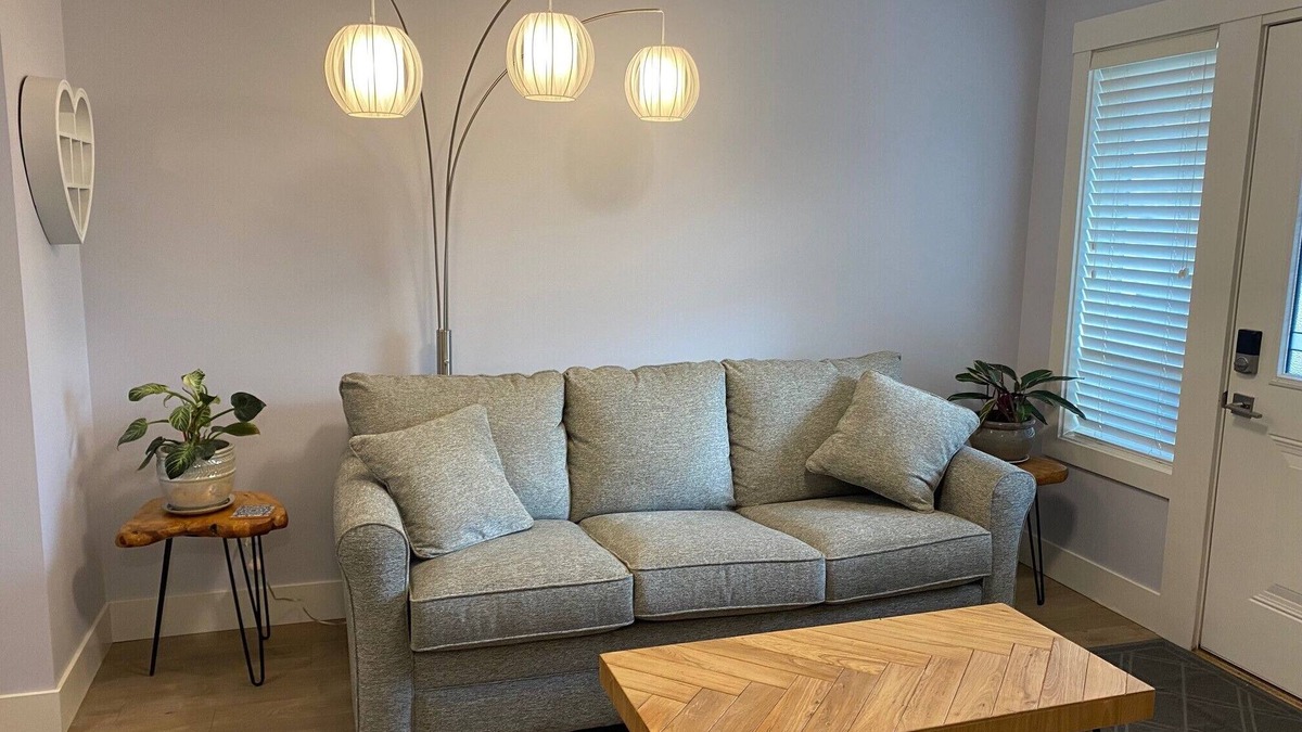 Regional District of Nanaimo House | Gorgeous Guest Suite in Nanaimo