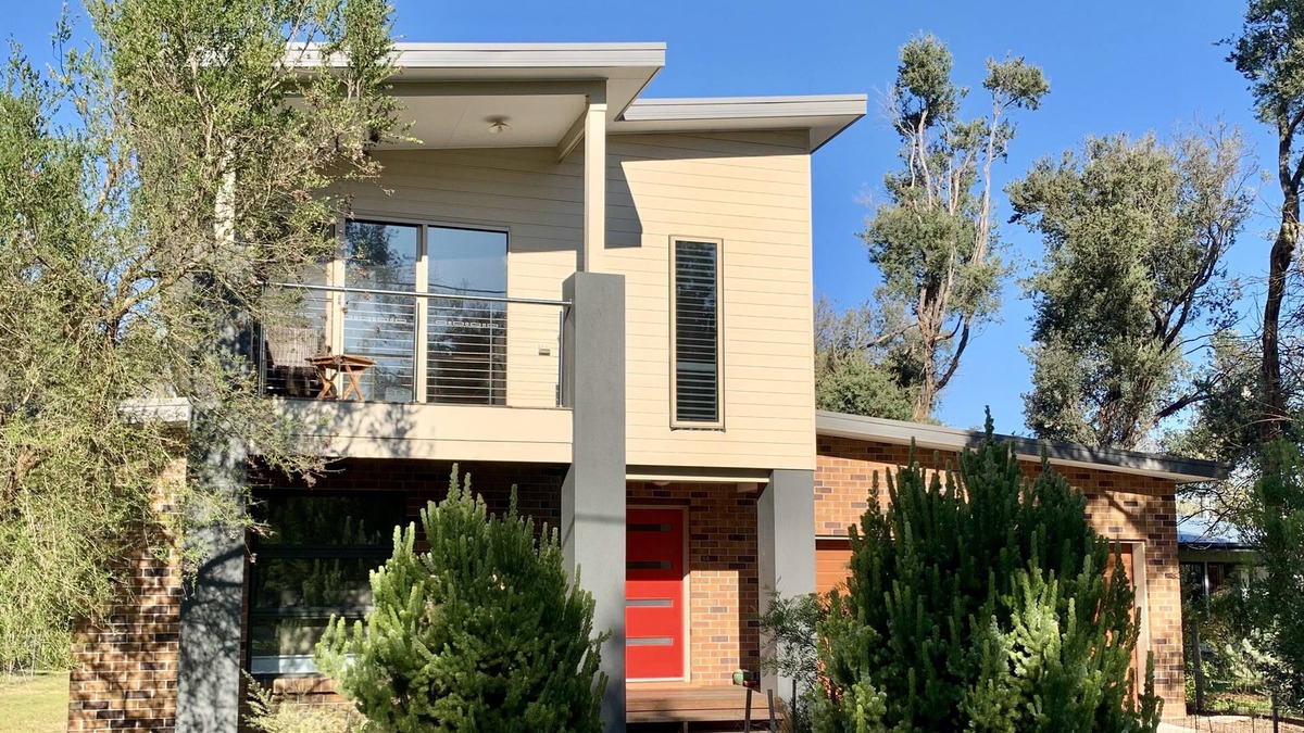 Silverleaves House | Gorgeous Highview. Stroll to the beach, perfect for two families!