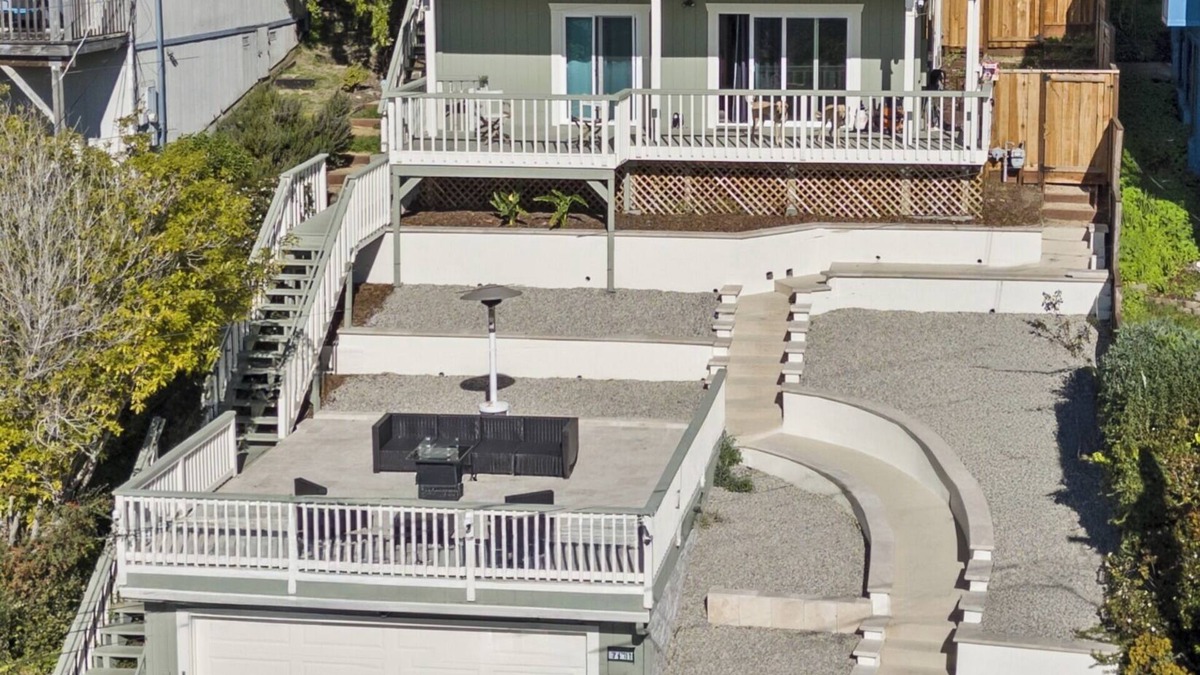 Moss Beach House | Gorgeous hillside home with ocean views!