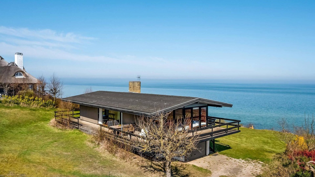 Hoeve Strand House | Gorgeous home in Asnæs with WiFi