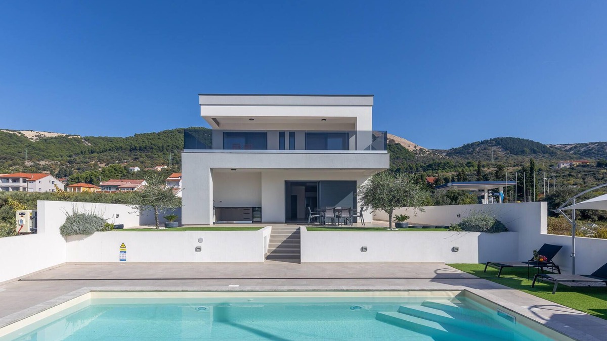 Banjol House | Gorgeous home in Banjol