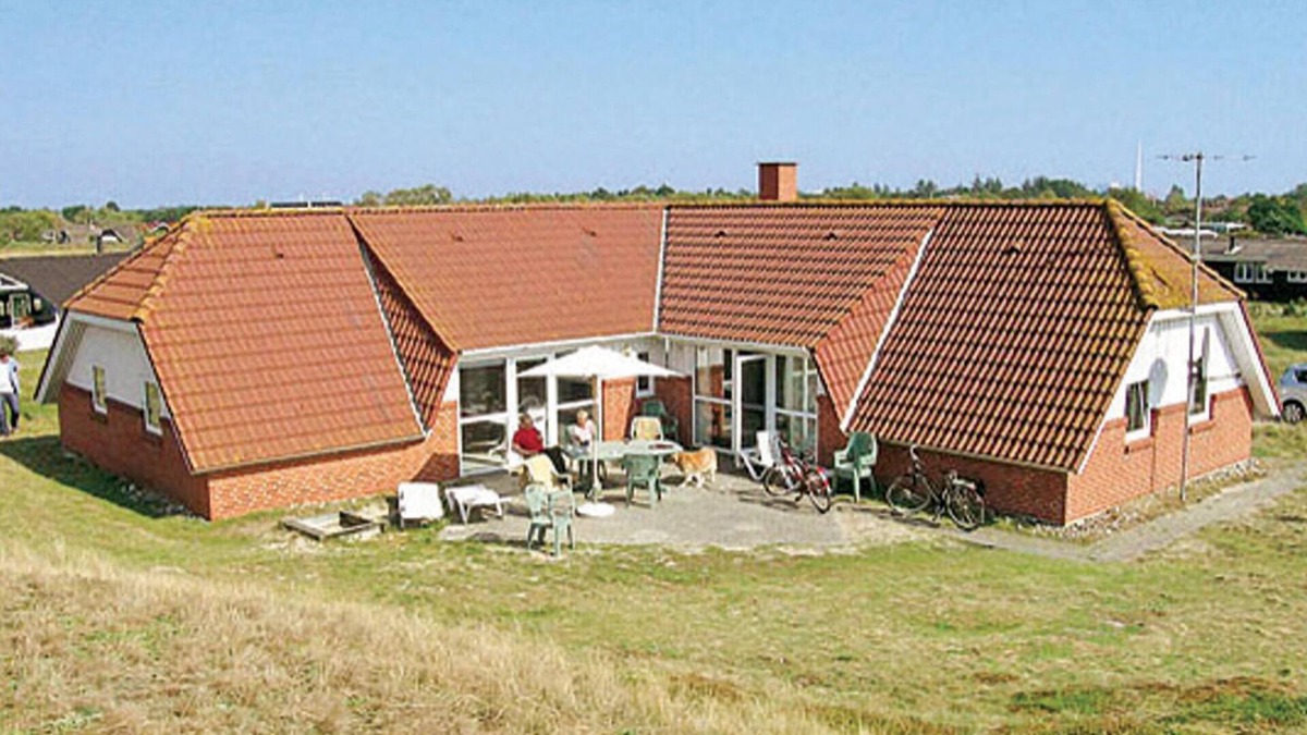 Rindby Strand House | Gorgeous home in Fanø with kitchen