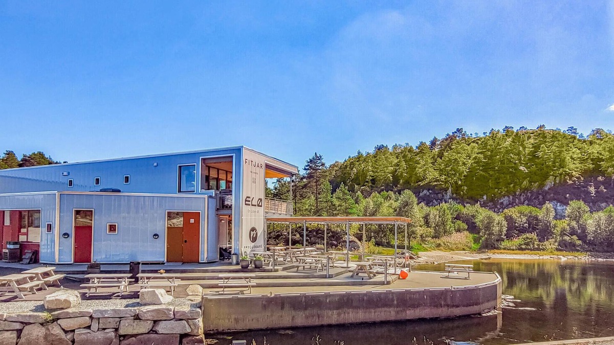 Fitjar House | Gorgeous home in Fitjar with kitchen