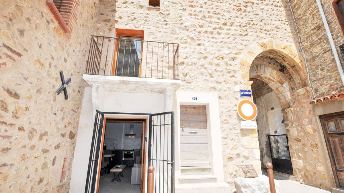Montauriol House | Gorgeous home in Fourques with WiFi