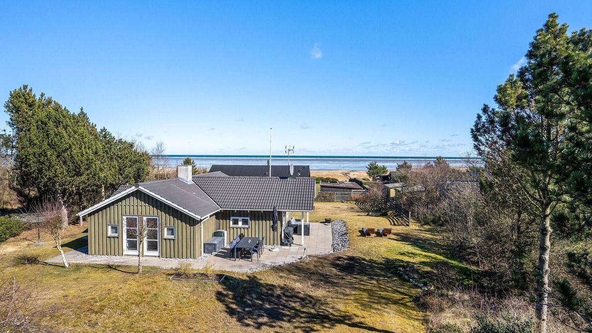 Helberskov Strand House | Gorgeous home in Hadsund with sauna