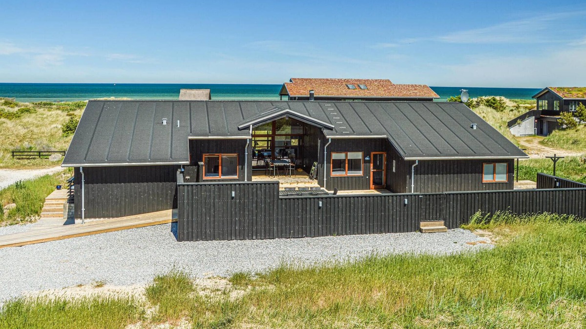 Hirtshals House | Gorgeous home in Hirtshals with sauna