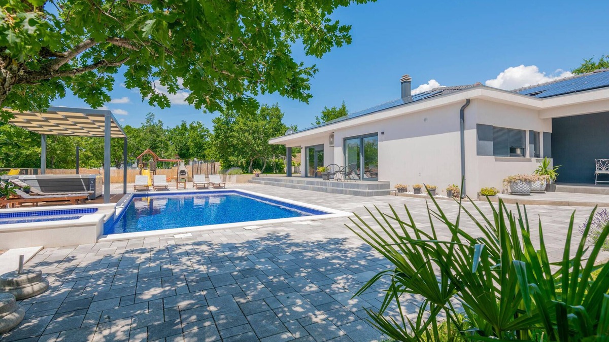 Imotski House | Gorgeous home in Glavina Gornja