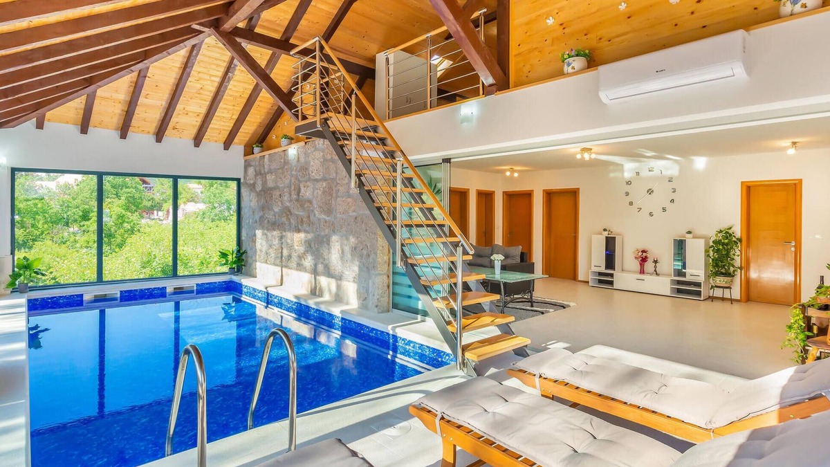 Lokvicici House | Gorgeous home in Lokvicici with WiFi