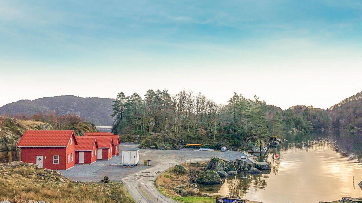 Lyngdal House | Gorgeous home in Lyngdal with kitchen