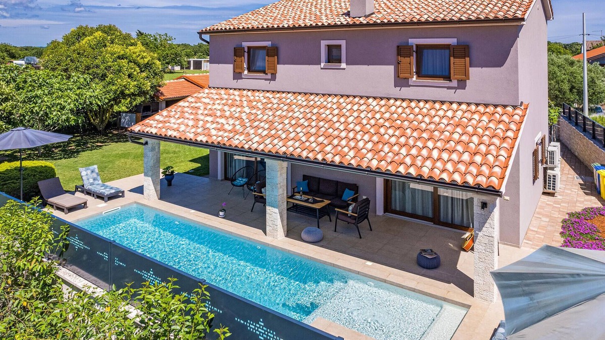 Liznjan House | Gorgeous home in Pula