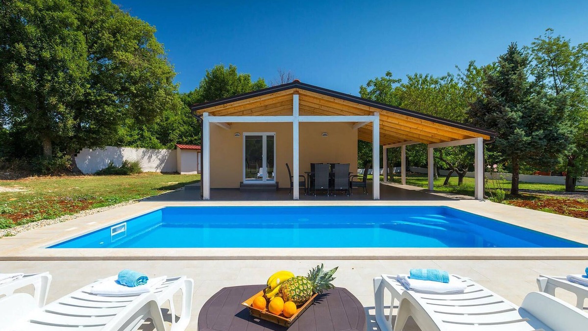 Valtura House | Gorgeous home in Pula
