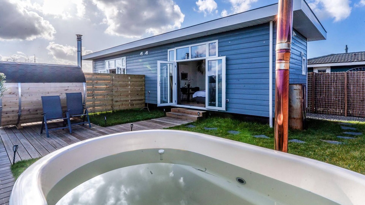 Vinkeveen House | Gorgeous home in Vinkeveen with sauna