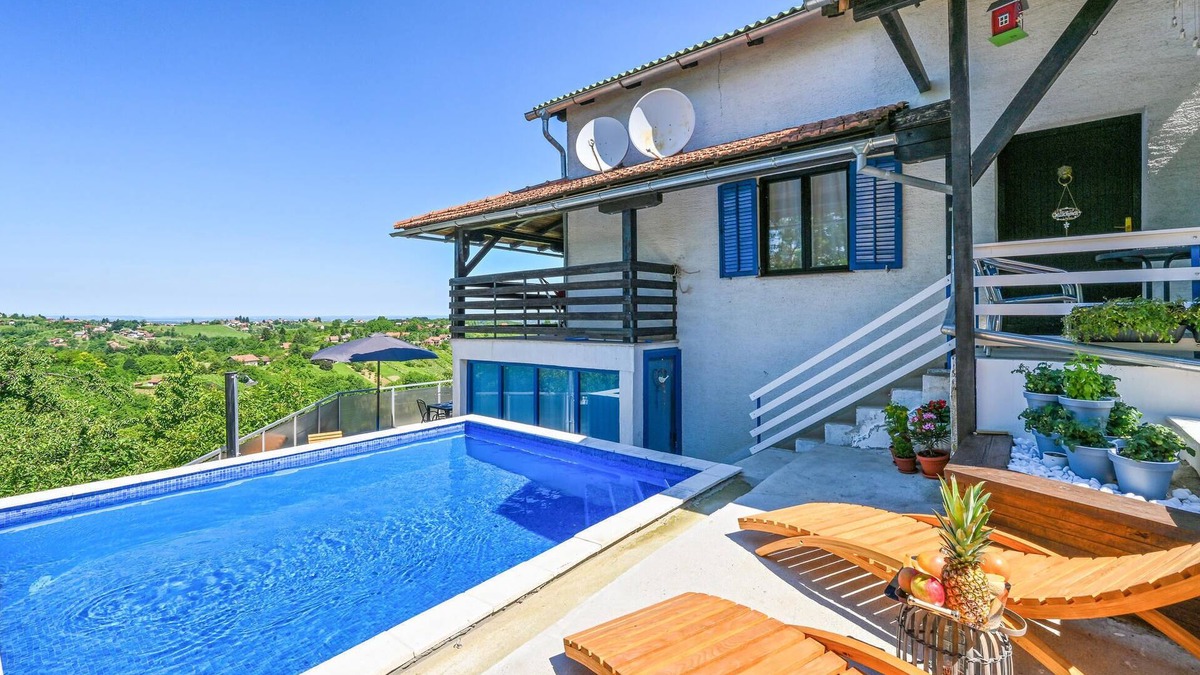 Varazdinske Toplice House | Gorgeous home in Vrtlinovec with sauna