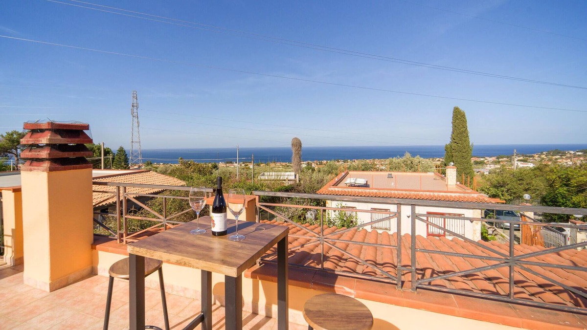 Altavilla Milicia House | Gorgeous home in Altavilla Milicia