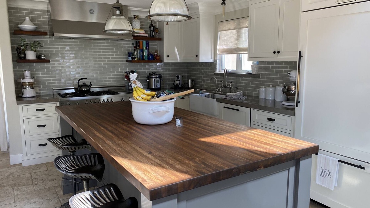 Hermosa Beach House | Gorgeous home steps to the beach
