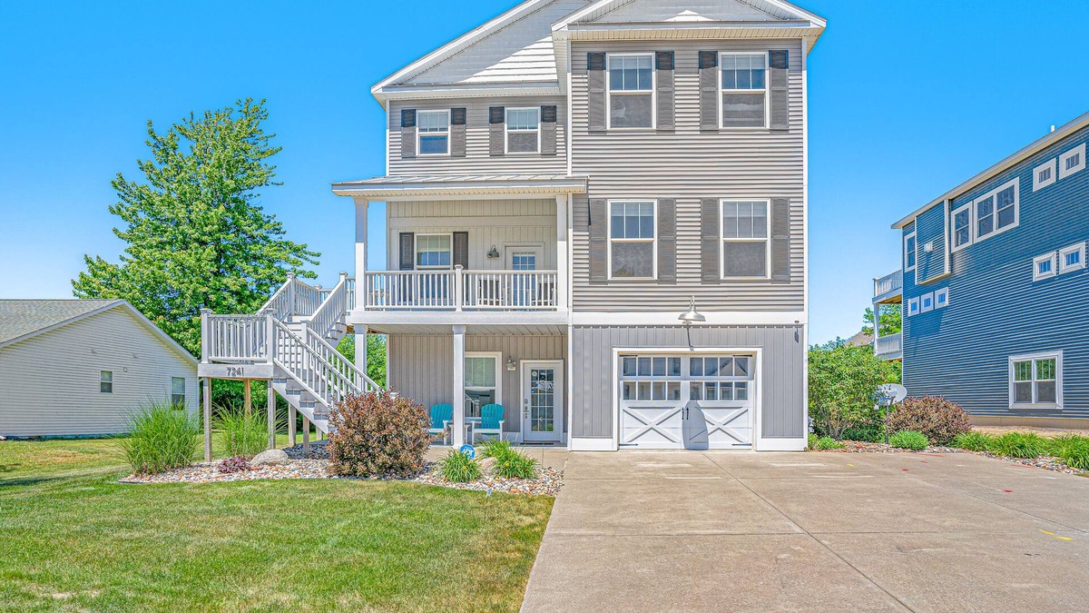Miami Park House | Gorgeous home w/furnished patio, decks, & open living space - easy beach access