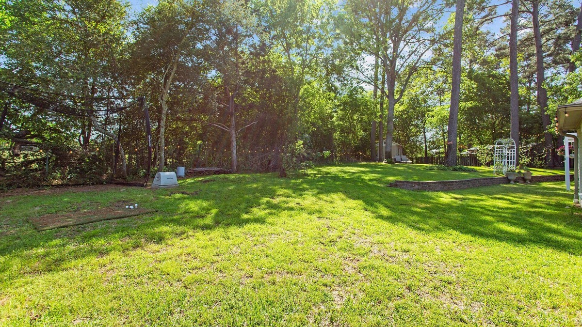 Tyler House | Gorgeous Home with Idyllic Huge Yard