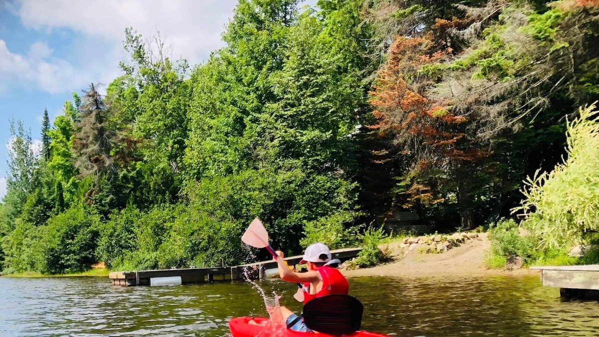 Saint-Calixte Cottage | Gorgeous Lakefront Cottage
