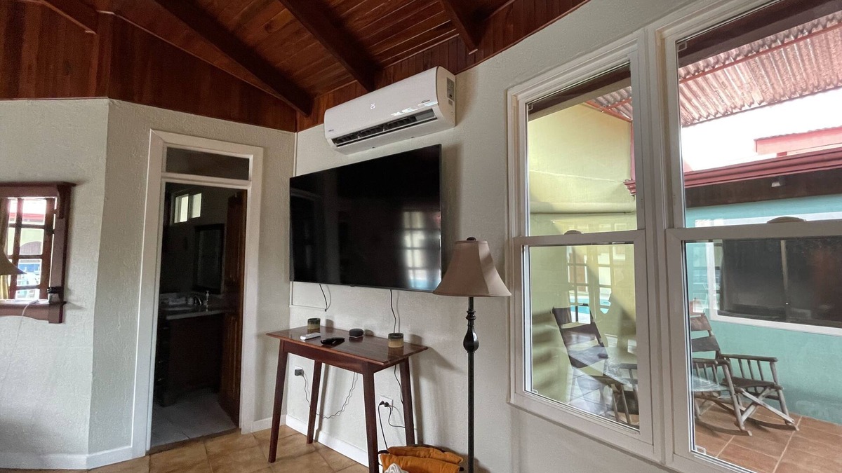 Barrio Ricos y Famosos House | Gorgeous Luxury Beach Home Casa Keenan