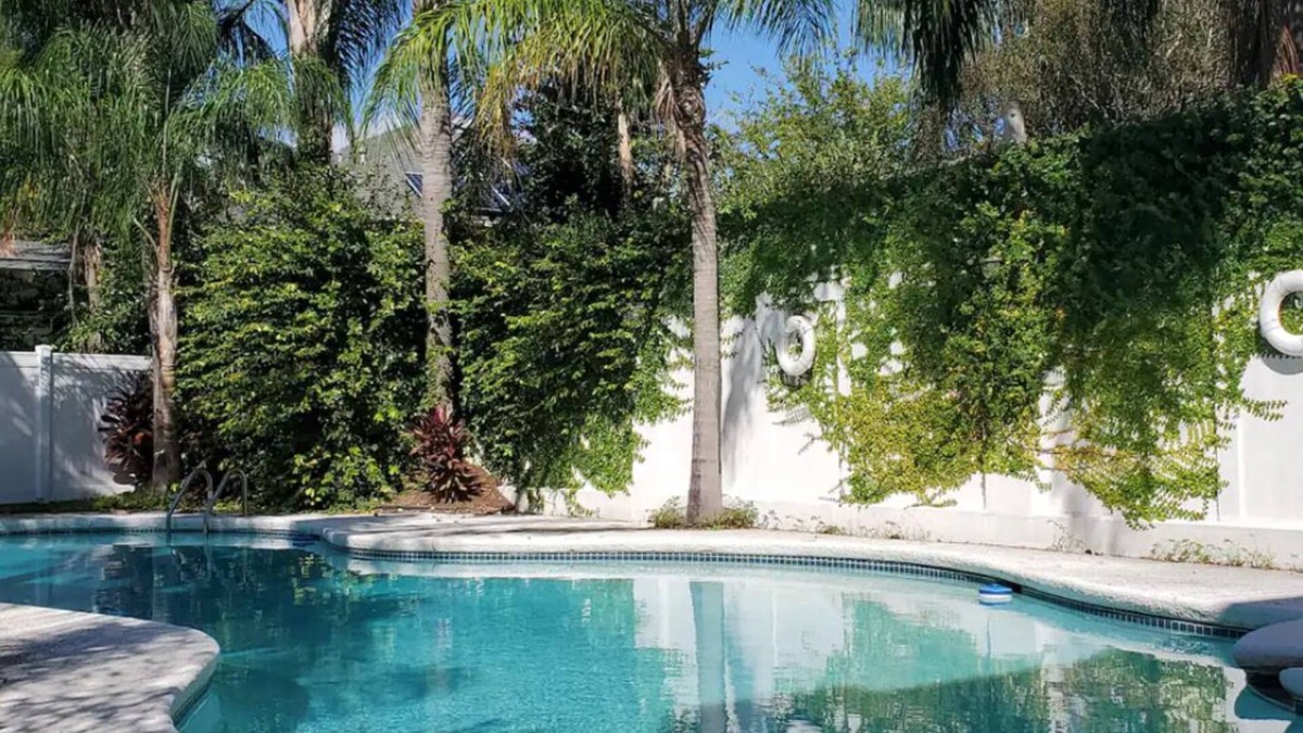 Broadmoor House | Gorgeous mansion on historic South Claiborne Avenue in Uptown New Orleans! n