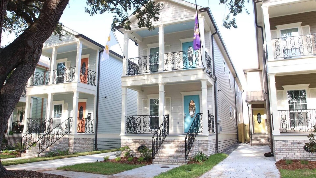 Tulane - Gravier Apartment | "Gorgeous Mid-City Home: 3BR, 2BA, Pet-Friendly, Near Parades and Canal Streetcar Line