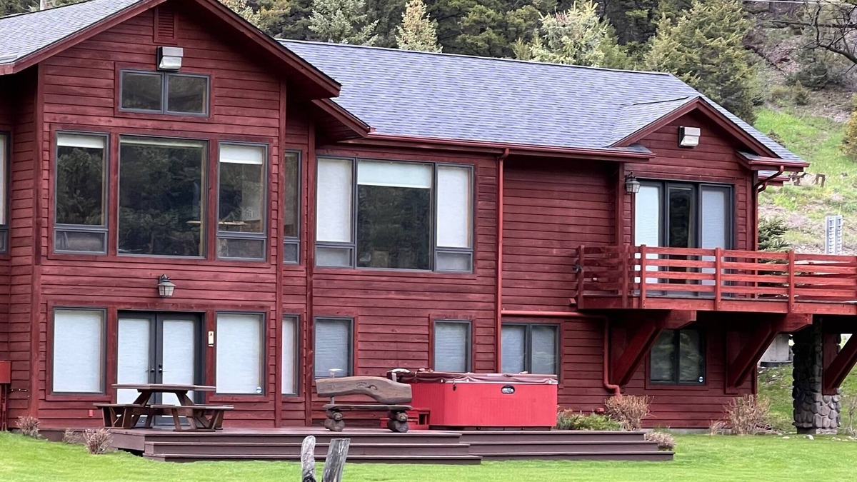 Lost Trails Retreat House | Gorgeous mountain home in prime location on The Gallatin River.