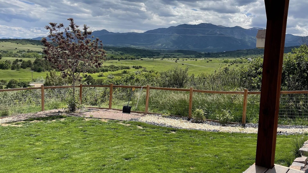 Colorado City House | Gorgeous Mountain View
