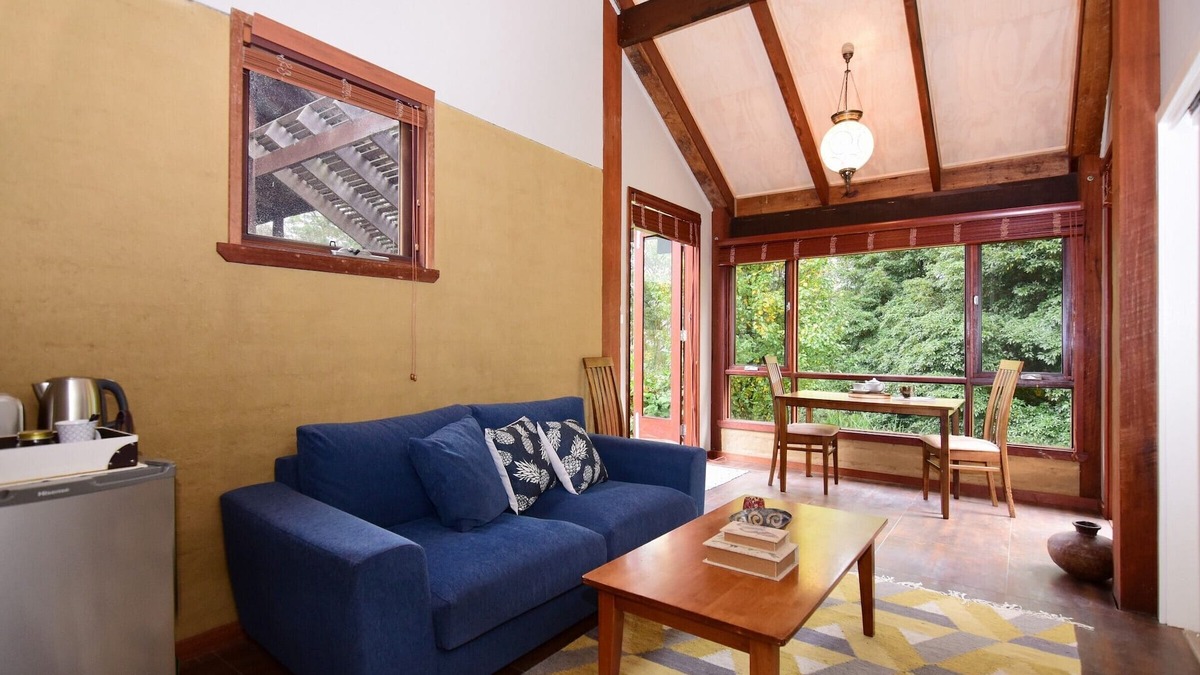 Kangaroo Valley House | Gorgeous Mudbrick Cottage with simply outstanding views