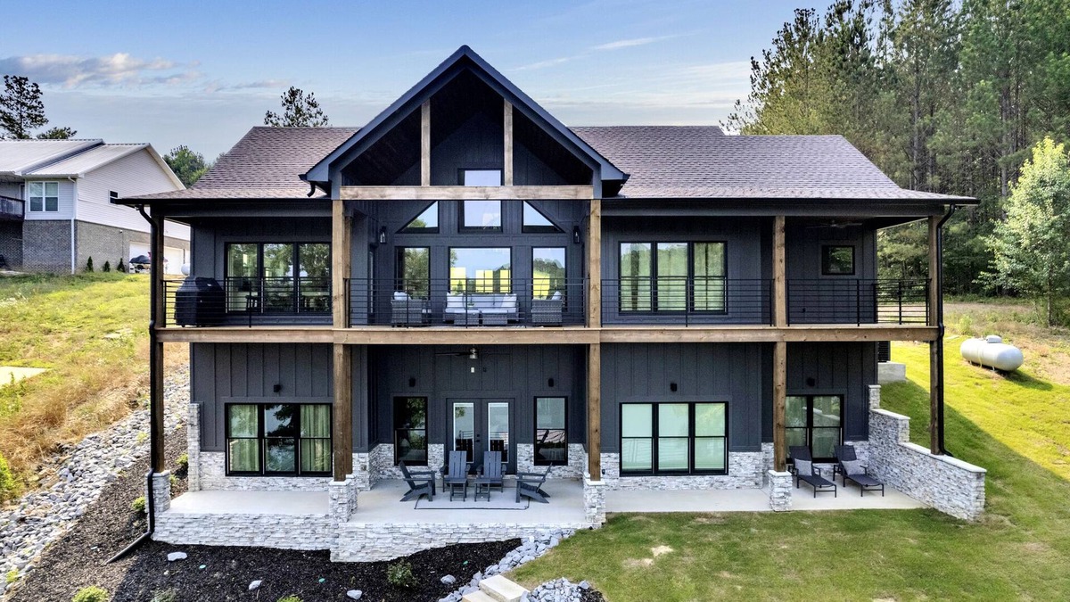 Crane Hill House | ~Gorgeous New Home~Smith Lake~Waterfront!4BR!Private Dock! Winter Specials!