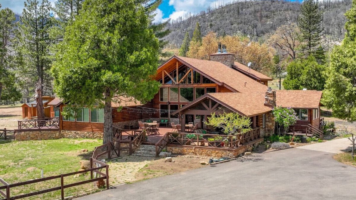 North Fork Cabin | Gorgeous North Fork Cabin Near Bass Lake!