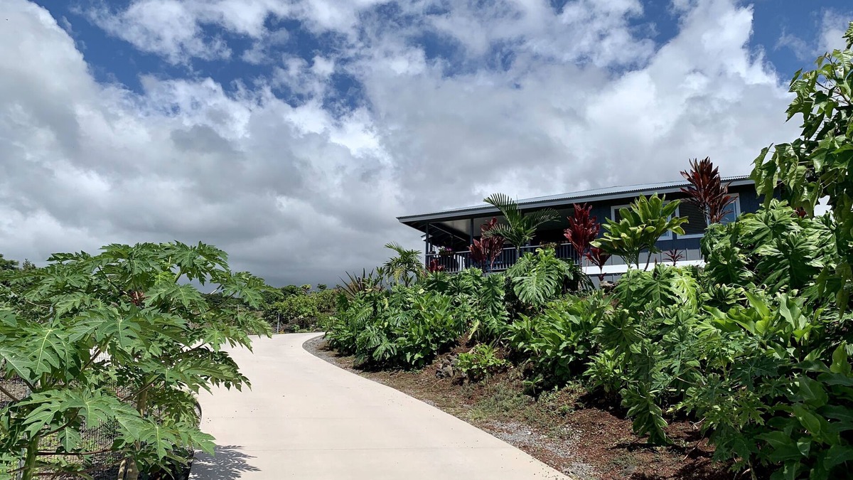 Kailua-Kona House | Gorgeous Ocean View, Comfortable Cool Elevation, Close to Everything!