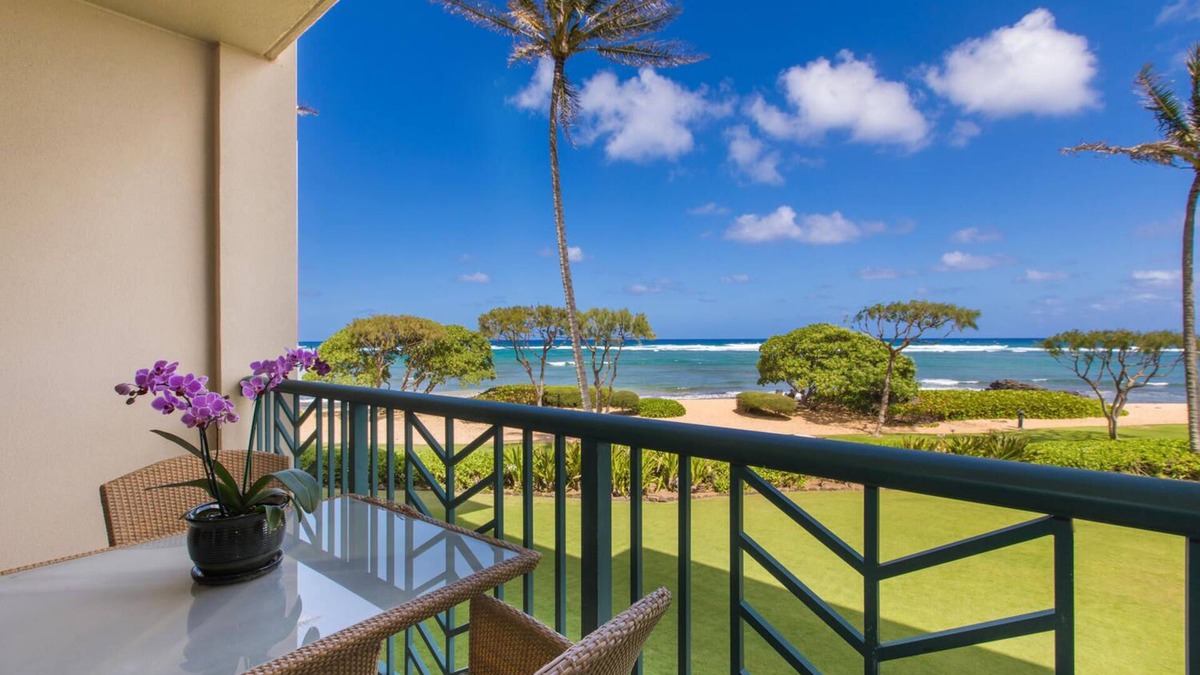 Kapaa House | GORGEOUS OCEANFRONT CONDO W/AMAZING VIEWS - Waipouli A204