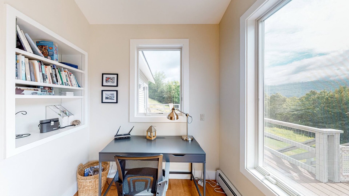 West Pawlet House | Gorgeous river access home with kayaks, balcony, full kitchen, & washer/dryer