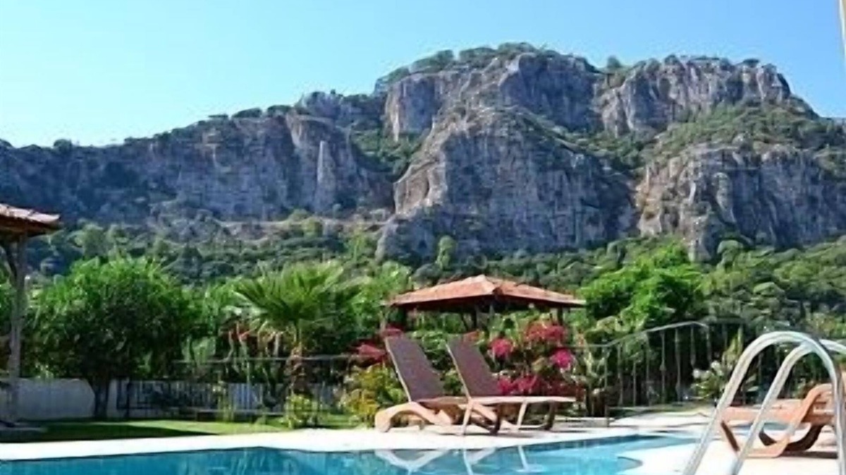 Dalyan City Center Villa | Gorgeous riverside villa